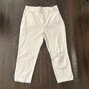 BNWT White denim distressed ankle straight jean